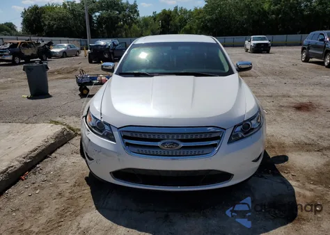 2010 Ford Taurus Limited z USA, uszkodzony, nr VIN 1FAHP2FW7AG134329